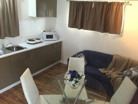 Oakridge Motel Tourist Park - Accommodation Nelson Bay 1