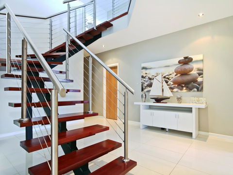 Ocean 180A - Nelsons Bay Accommodation 3
