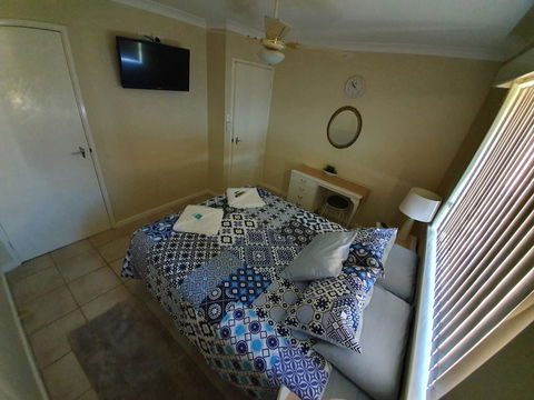 Ocean Beach Chalet 15 - Accommodation Nelson Bay 3