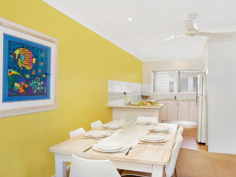 Ocean Blue Apartment Three - Apartment On 2nd Level - Accommodation Nelson Bay 2