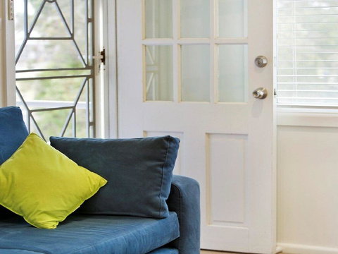 Ocean Blue Apartment Three - Apartment On 2nd Level - Accommodation Nelson Bay 1