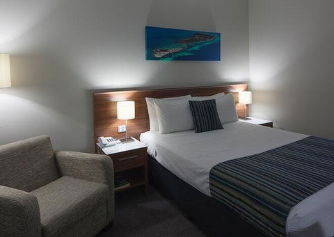 Ocean Centre Hotel - Nelsons Bay Accommodation 2