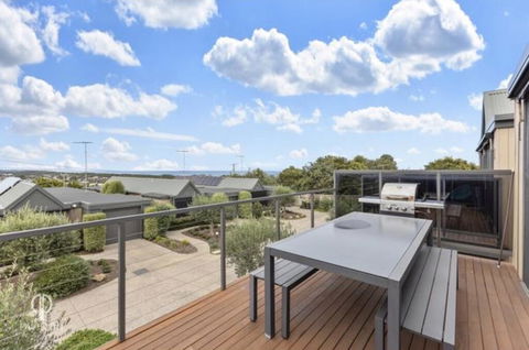 Ocean Grove House With Fantastic Ocean Views - Accommodation Nelson Bay 2
