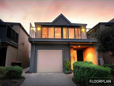 Ocean Grove House With Fantastic Ocean Views - Accommodation Nelson Bay 0
