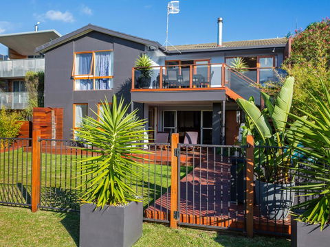Ocean's 30 - Ultimate Beach Frontage - Accommodation Nelson Bay 0
