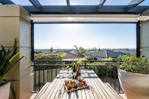 Oceanside - Accommodation Nelson Bay 2