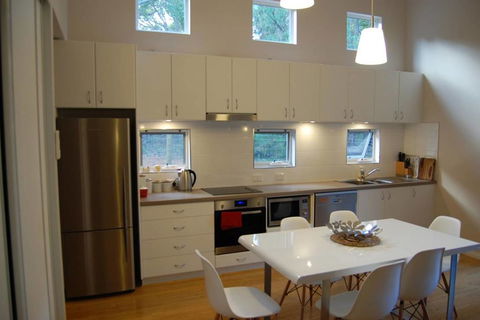 On The Edge Of The Forest - Accommodation Nelson Bay 1