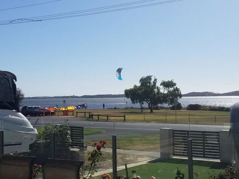 ON THE ESTUARY - Nelsons Bay Accommodation 1