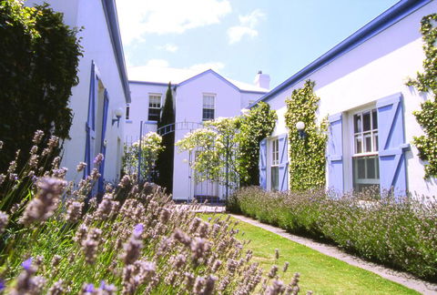 Oscars Waterfront Boutique Hotel - Accommodation Nelson Bay 2