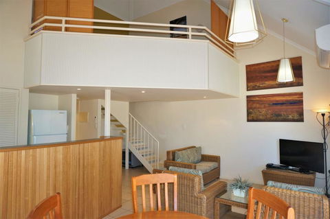 Osprey Holiday Village Unit 101/2 Bedroom - Nelsons Bay Accommodation 1
