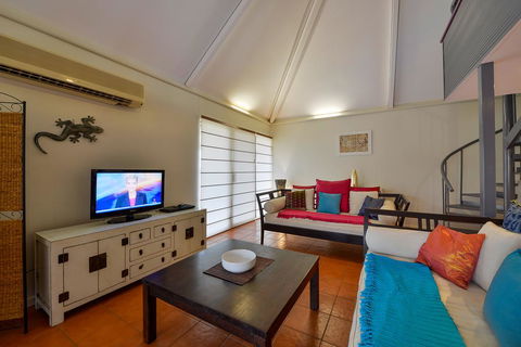Osprey Holiday Village Unit 112 -Vibrant 3 Bedroom Holiday Villa With A Pool In The Complex - Accommodation Nelson Bay 2
