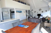 Osprey Holiday Village Unit 121 - Fantastic 3 Bedroom Holiday Villa with a Pool in the Complex