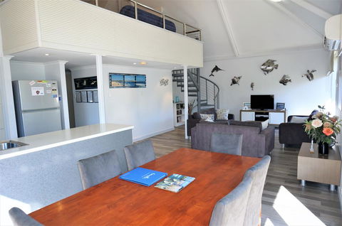 Osprey Holiday Village Unit 121 - Fantastic 3 Bedroom Holiday Villa With A Pool In The Complex - Accommodation Nelson Bay 0