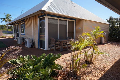 Osprey Holiday Village Unit 201-1 Bedroom - Wonderful 1 Bedroom Studio Apartment With A Pool In The Complex - Accommodation Nelson Bay 0