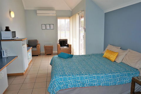 Osprey Holiday Village Unit 222-1 Bedroom - Great 1 Bedroom Studio Apartment With A Pool In The Complex - Accommodation Nelson Bay 1