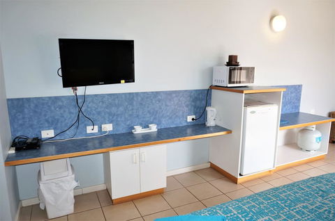 Osprey Holiday Village Unit 222-1 Bedroom - Great 1 Bedroom Studio Apartment With A Pool In The Complex - Accommodation Nelson Bay 2
