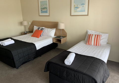 Outrigger Burleigh - Accommodation Nelson Bay 2