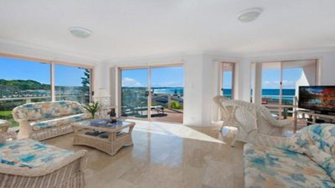 Pacific Rose - Winter Holiday Special - Accommodation Nelson Bay 0