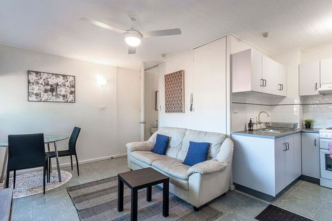 PADDINGTON PAD With PARKING & SMART TV & POOL - Accommodation Nelson Bay 2