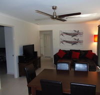 Palmgrove 2 - Rainbow Beach Pet Friendly Fully Fenced Air Conditioned Five Minutes To Beach - Accommodation Nelson Bay
