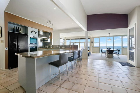 PANORAMA VIEWS - Spectacular Ocean Views - Nelson Bay Accommodation.com 2