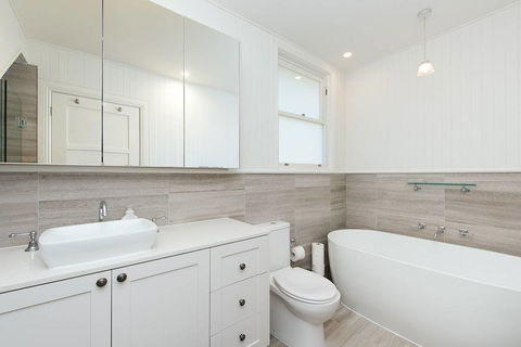 PANORAMIC HARBOUR VIEWS - Accommodation Nelson Bay 0