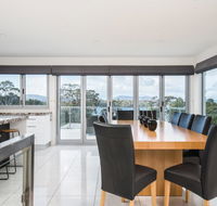 Paradise Point - Tamar Valley 14 Persons Residence with pool - Accommodation Nelson Bay