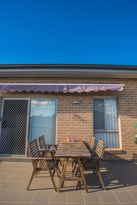 PEACEFUL 2Kingbed RootyHill Townhouse Near Station - Accommodation Nelson Bay 3