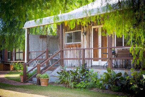 Peppercorn Cabin - Accommodation Nelson Bay 1