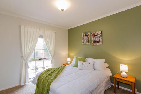 PERFECT ON PYMBLE AVE - Accommodation Nelson Bay 1