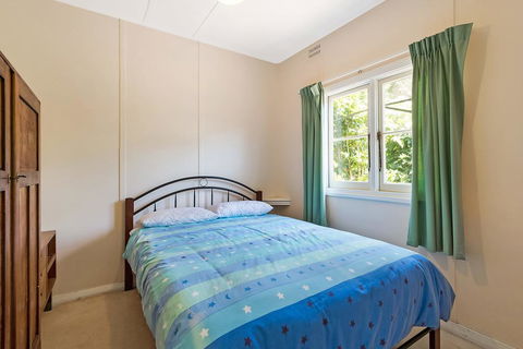 Pet Friendly Beach Cottage @ Ballingalla - Accommodation Nelson Bay 3
