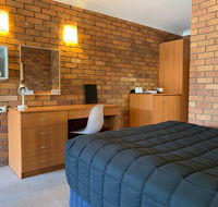Peter Allen Motor Inn - Accommodation Nelson Bay