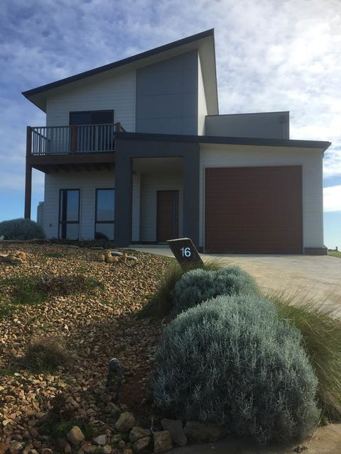 Peterborough Getaway - Accommodation Nelson Bay 0