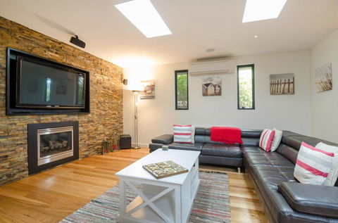 PIER 55 - DROMANA... - Accommodation Nelson Bay 0
