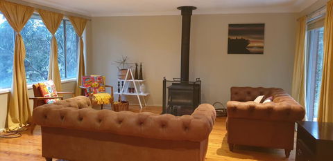 Pine Tree Lodge - Nelson Bay Accommodation.com 2