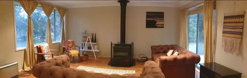 Pine Tree Lodge - Nelson Bay Accommodation.com 3