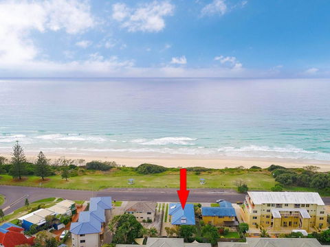 Pippi View 2 (Top) - Across The Road From The Beach! - Accommodation Nelson Bay 0