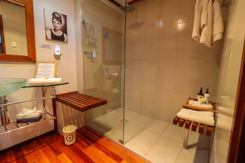 PK Illusions - Accommodation Nelson Bay 1