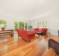 Poet's Cottage - Fireplace Close to Treks - Accommodation Nelson Bay