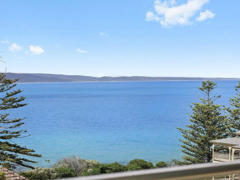 POINT GREY APARTMENT ONE - VIEWPOINT - Nelson Bay Accommodation.com 0