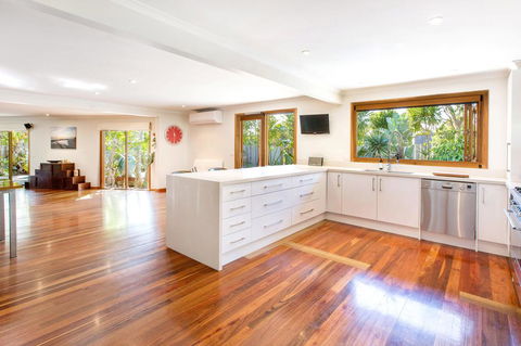 POINT LEO BEACH HOUSE - POINT LEO - Accommodation Nelson Bay 2