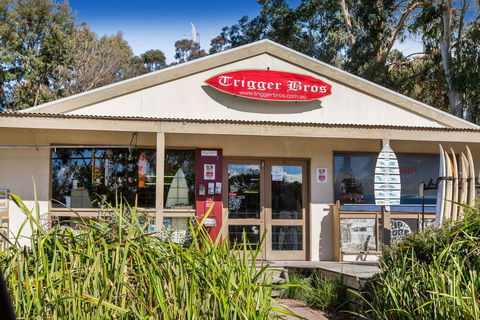 POINT LEO BEACH HOUSE - POINT LEO - Accommodation Nelson Bay 3