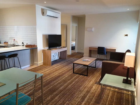 Porter's Plainland Hotel - Accommodation Nelson Bay 3