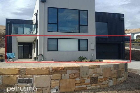 POSH, Port Out Starboard Home - Accommodation Nelson Bay 1