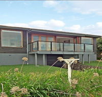 Prime Position - across from seven mile beach - Accommodation Nelson Bay