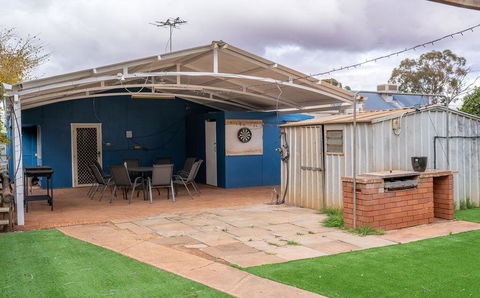 Prospectors Carriage House - Nelsons Bay Accommodation 3