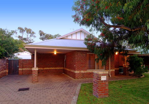 Prowse Pad - Accommodation Nelson Bay 0