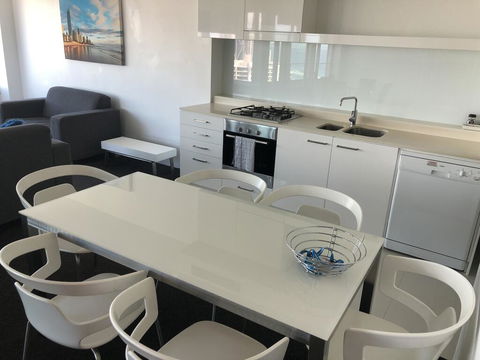 Q1 1 Bedroom Apartment On 30th Floor - Accommodation Nelson Bay 0