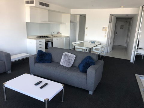Q1 1 Bedroom Apartment On 30th Floor - Accommodation Nelson Bay 1