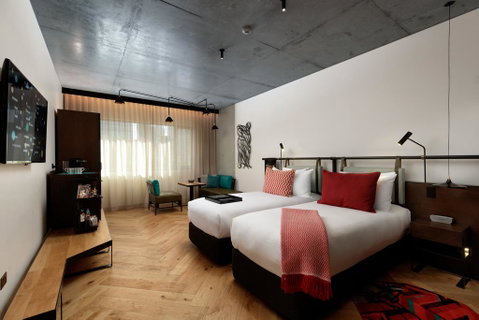 QT Melbourne - Nelson Bay Accommodation.com 3